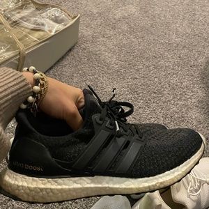 Black Ultra Boost Women 8.5